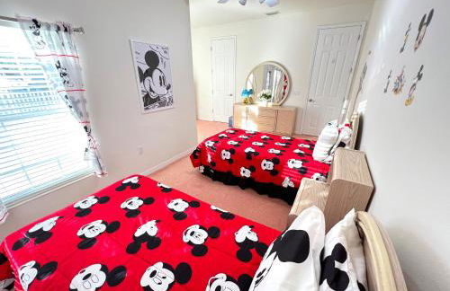 Lakefront Getaway LG South Facing Pool Hot Tub Pool Table & BBQ - 2 miles Disney - Foto 10