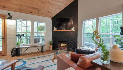 Riverfront Cabin in Crumpler-- Sleeps 6, 30 Mins to West Jefferson - Foto 4