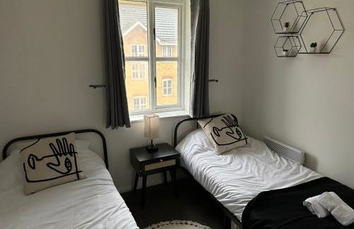 Timber Court - FREE PARKING - 2 Bedroom Apartment - FAST Wi-Fi - Perfect for Contractors! - Foto 24