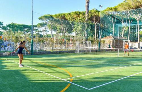 Cozy 2 bedroom Cabin sleeps 5 in Lido di Spina, Italy - Perfect Family Retreat - Foto 16