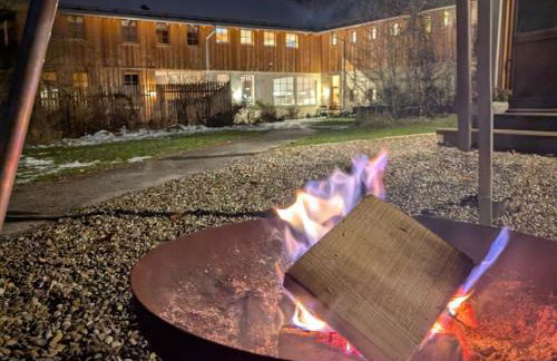 Altkreut Festenhof, Linde und Kastanie, 2 große FeWos für Gruppen bis 19 Personen ruhig und naturnah, 60 Min von München - Foto 27