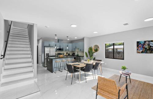 Spacious 4-BR House W Free Parking - Foto 17