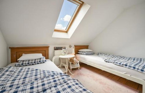 2 Bedroom Amazing Home In Vrtlinovec - Foto 26