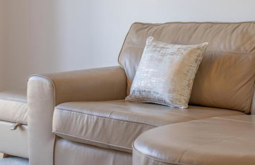 Pass the Keys Next to Braehead - Free Parking - Foto 8