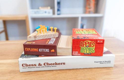 Walkable Apt Next to Restaurants, Bars, and Shops! - Foto 17