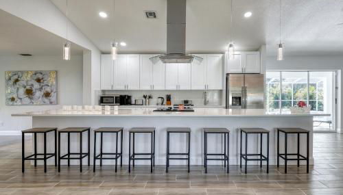 Modern and Spacious 3bdrm and 3 bath house with pool - Foto 5