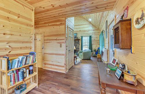 Greenbrier River On-Site! Modern-Rustic Log Cabin - Foto 8