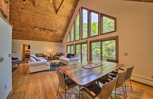 Sebago Lake Gem on Private Cove with Boat Dock! - Foto 5