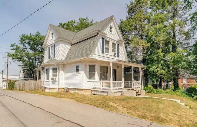 The Carew House Sleeps 10 Fenced 4BR Full Kitchen Steps2 YCP - Foto 22