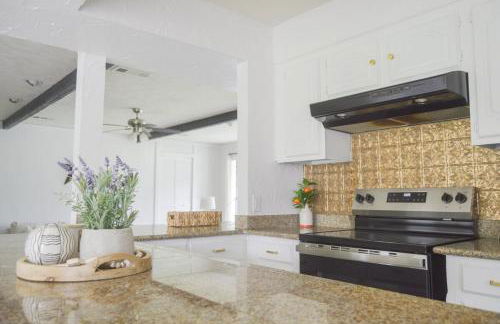 Gorgeous 10 Acre Modern Farmhouse & Private Pond - Photo 25