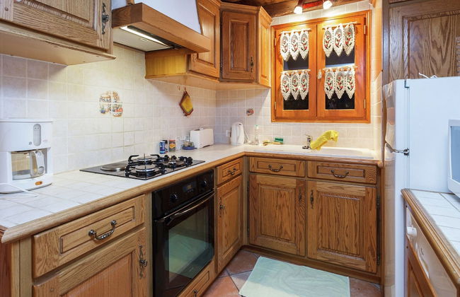 Holiday Home in Auvergne With Roofed Garden and Terrace - Foto 16