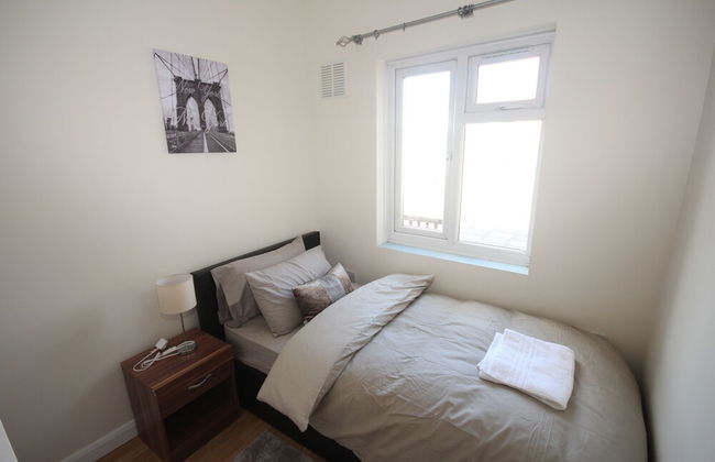 Deane House - Photo 10