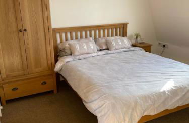 Lovely, Sleeps 6, 2 baths, Riverside Views, Parking, GY - Foto 14