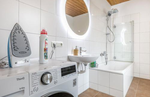 cruwzo I Modern Centrally Located Apartment with Parking Modern Centrally Located Apartment with Parking - Photo 12