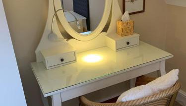 Large 2 bedroom town centre top floor flat with free parking - Foto 3