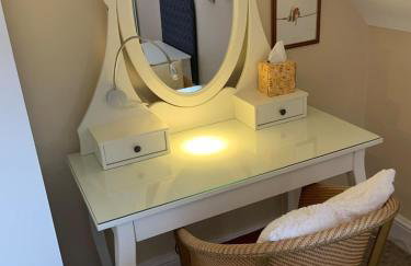 Large 2 bedroom town centre flat with free parking - Foto 5