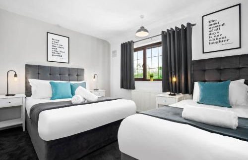 Three Bedroom House - Garden Space - Parking Included - Netflix Access - Parking - 74B - Foto 8