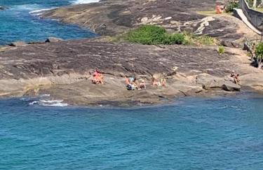 Apartamento Pé na Areia e águas tranquilas no centro de Guarapari - Foto 18
