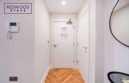 Brand New Premium Serviced Apartments, Free Parking, High-Speed WiFi By Redwood Stays - Foto 26