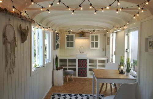 Zurück zur Natur - Urlaub im Zirkuswagen, Sommeratelier oder Schindelwagen - Foto 10