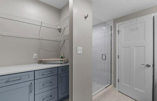 Uptown Elegant Escape | JZ Vacation Rentals - Foto 31