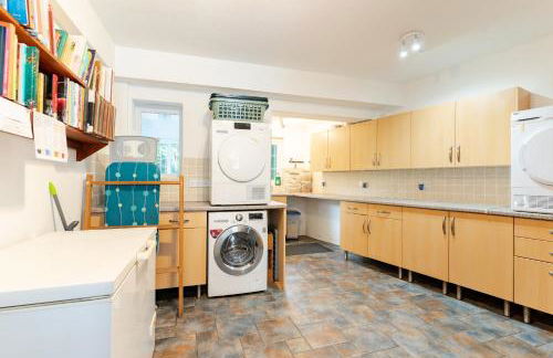 Lolgorien, West Cornwall, Sleeps 8 - Foto 60