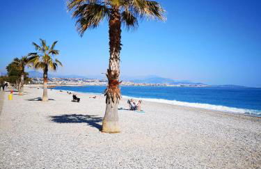 Spacieux 2 chambres 65m2 climatisé au village médiéval entre Nice et Antibes - Foto 22