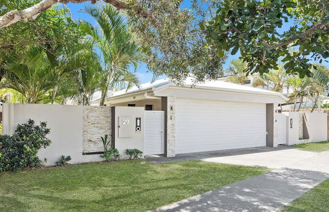 Relax at Riviera - Photo 15