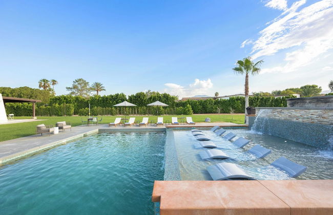 Sleeps 20! Architectural Mansion w/ Pool, Indoor Tennis Court, Game Room Starlight Estate by Avantstay - Foto 4