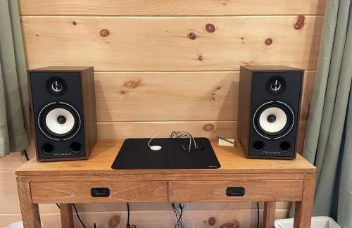 Creekside Getaway - King Bed - Full Kitchen - Foto 35