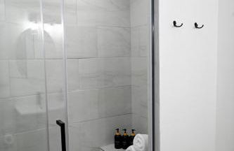 St. Louis Luxury Home 3BR/3.5BA Near Everything - Foto 37