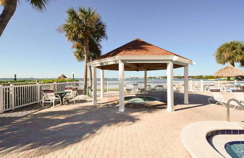 Affordable Two Bedroom Tropical Condo - Private Beach, Pools, Hot Tub - Foto 42