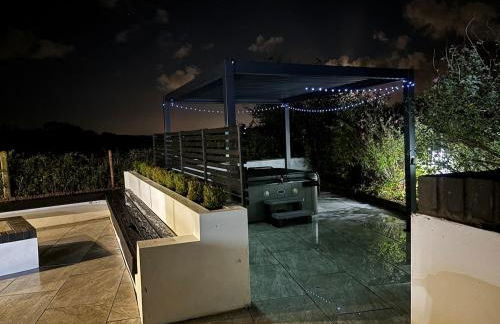 Little Woodlands Chalet with Private Garden & Hot Tub - Foto 38