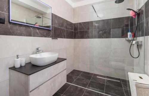 Fancy Villa Children Playground,Jacuzzi,Pool - Photo 16