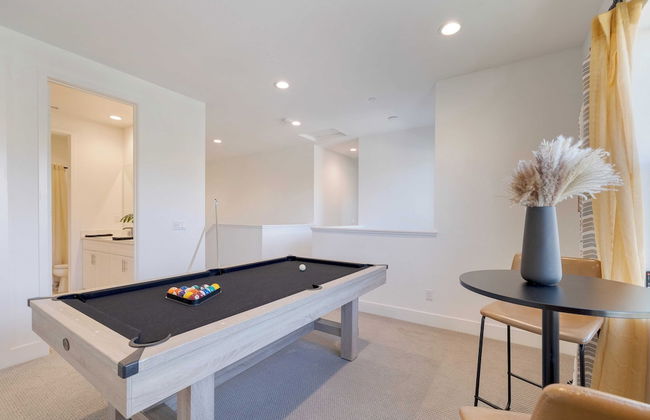 Lakefront w/ Private Pool, Great for Festival Season Lago Luxe by Avantstay - Foto 15