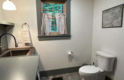 52-Acre Berkshires Farmhouse • Fire Pit Outdoor Dining Trails Copper Kettle Farm by AvantStay - Foto 38