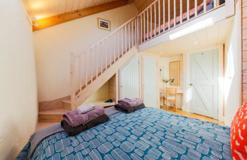 Stunning Old Carthouse with seaview - Photo 21