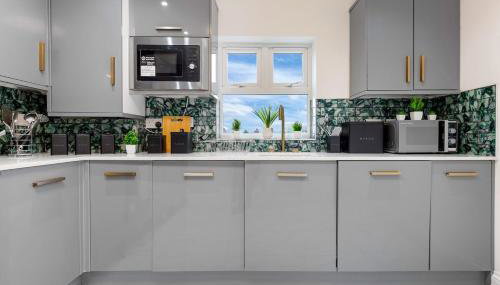 Lovely 4-BR Home In Leyton - Sleeps 14, Near Tube, Arcade, 100inchTV - Foto 2