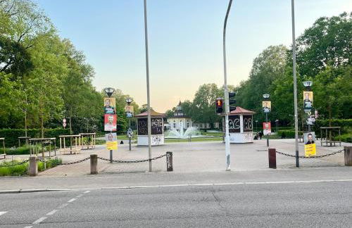 Schönes Zimmer in einer 3er WG-Wohnung geeignet für einen Mann shared apartment - Foto 19