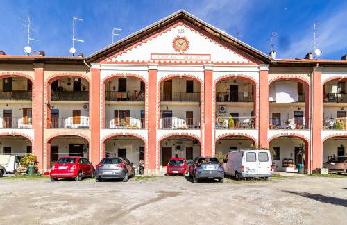 Black & White or Pop Art - Design Apartments with Parking & WiFi - Photo 66