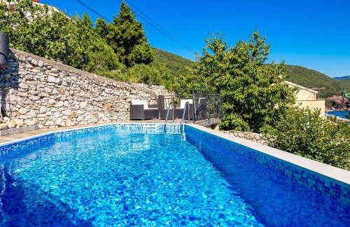 Villa Volcera - Photo 11