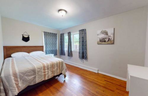 Rustic Kirtland Farmhouse Retreat - Foto 17