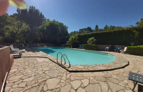 Appartement de charme au calme avec piscine, au pied du Colorado provençal, cœur du Luberon - Foto 14