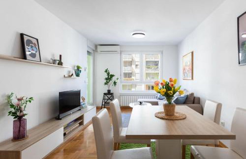 Sunny 1BDR with Balcony & Parking - Photo 18