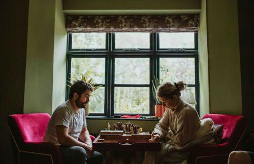 Beautiful 5 bedroom house with hot tub & fire pit - Foto 15