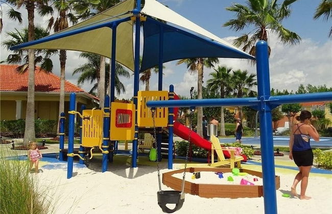 3br, 2.5ba Townhome W/ Lake View, Sunny Rear Yard 3 Bedroom Townhouse by RedAwning - Foto 22