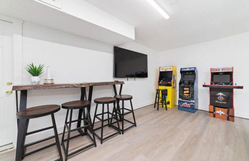 Pickleball-Basketball Oasis-Pool & Spacious Home - Photo 42