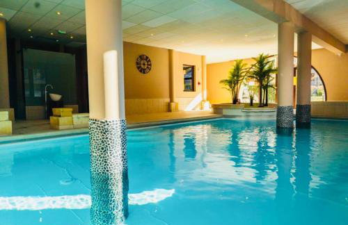 Appartements - PISCINE INTÉRIEURE Sauna - PARKING Privé Étage 1 - Centre Village - Résidence Cami Réal - avec LINGE et MÉNAGE de fin de Séjour Compris - Foto 25