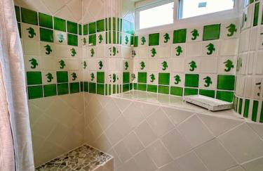 2 bedroom, large fenced yard, 3 mins from farmers market - Foto 15