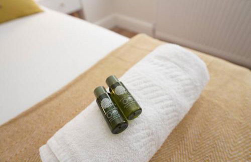 Newly Renovated Modern 4 Bed 3 Bath Apartment London - Foto 66